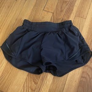 Black lululemon size 2… 2.5s